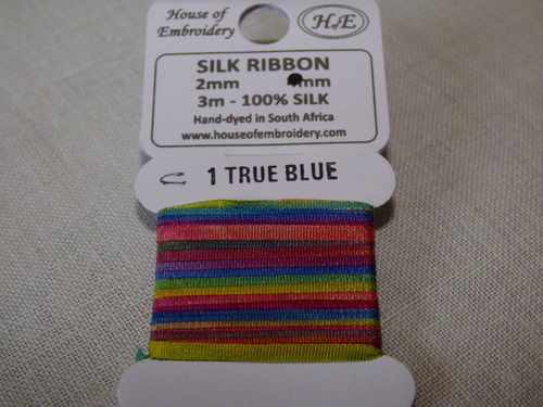 Ruban de soie 2mm House of Embroidery col 1C TRUE BLUE