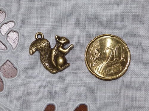 Charm écureuil col bronze