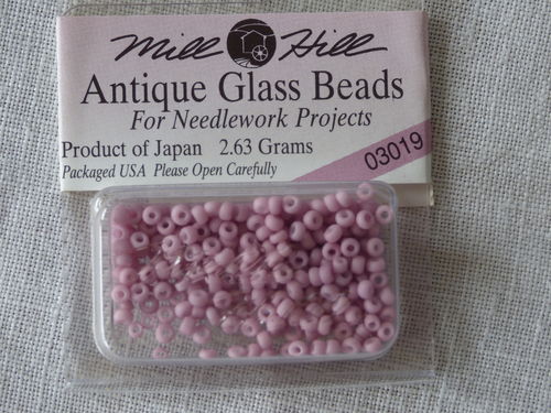 Perle Mill Hill Antique  Glass  Beads 03019