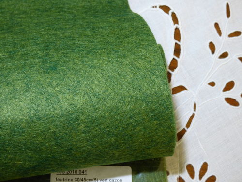 Feutrine Cinnamon de couleur vert gazon  30cm*45cm ref 041