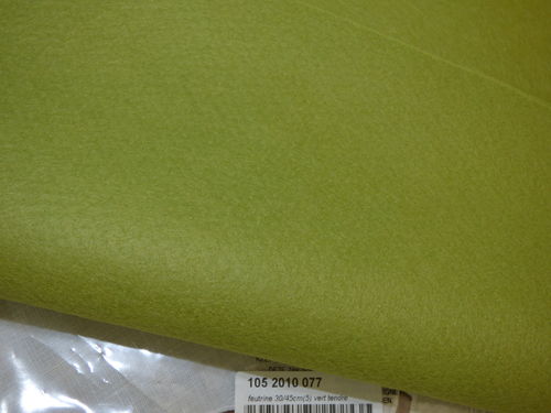 Feutrine Cinnamon de couleur vert tendre 30cm*45cm ref 077
